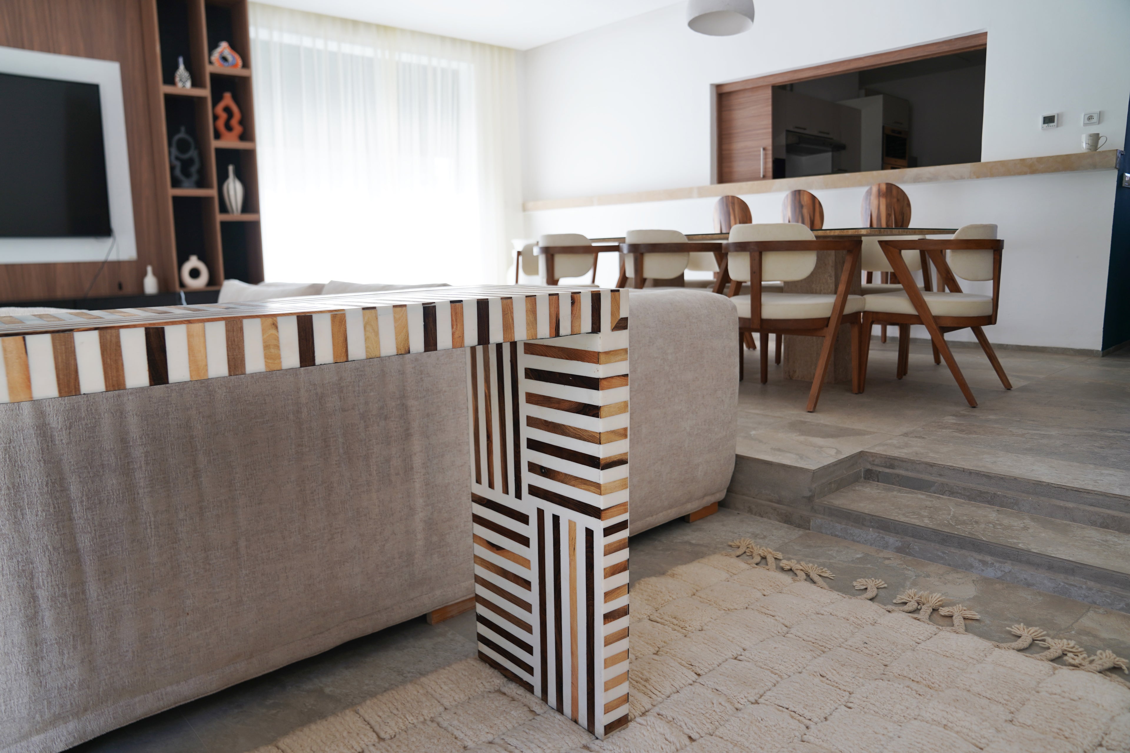 ADRA - Console en résine et noyer