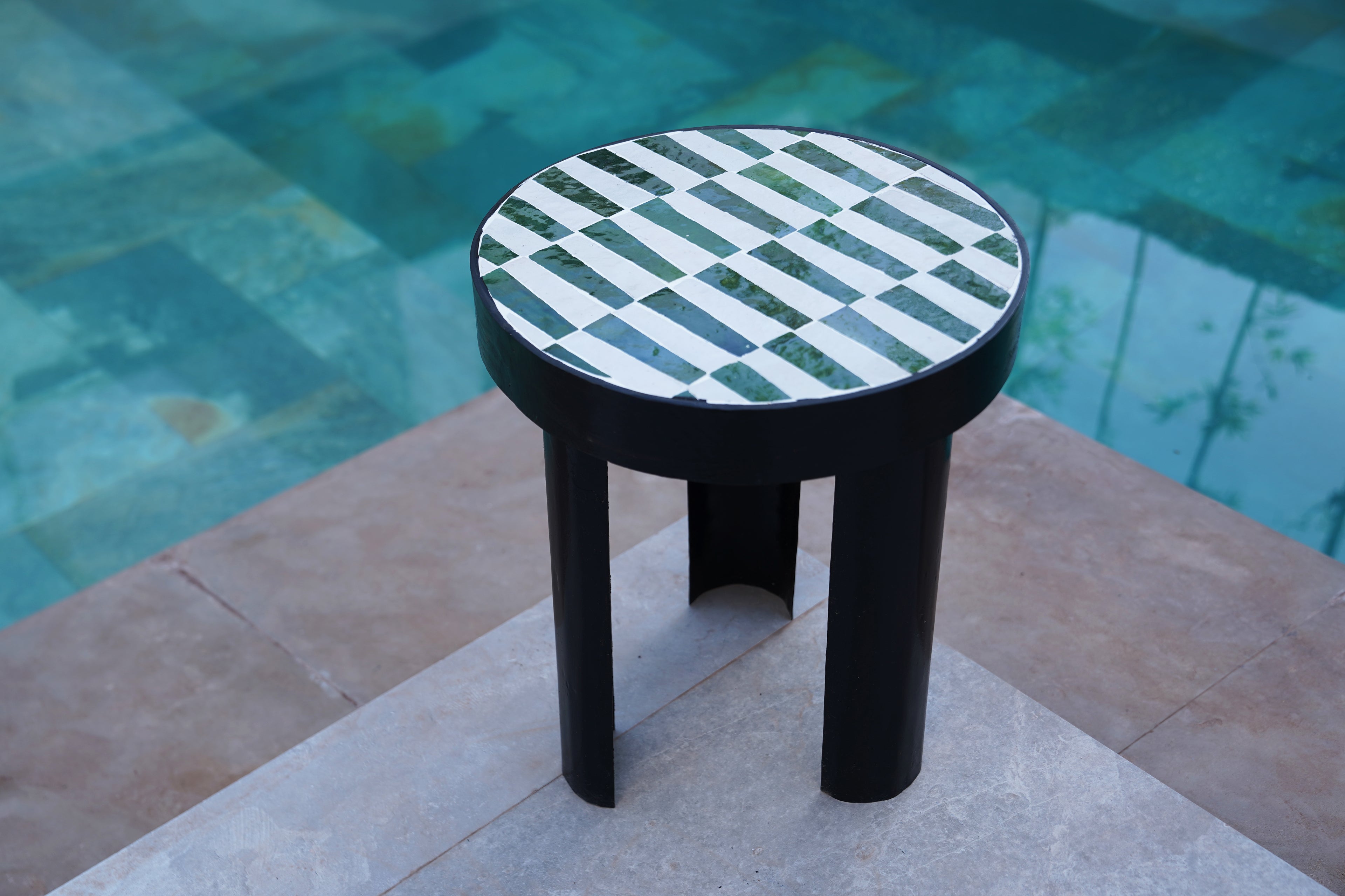 ONA - Table d'appoint en zellige