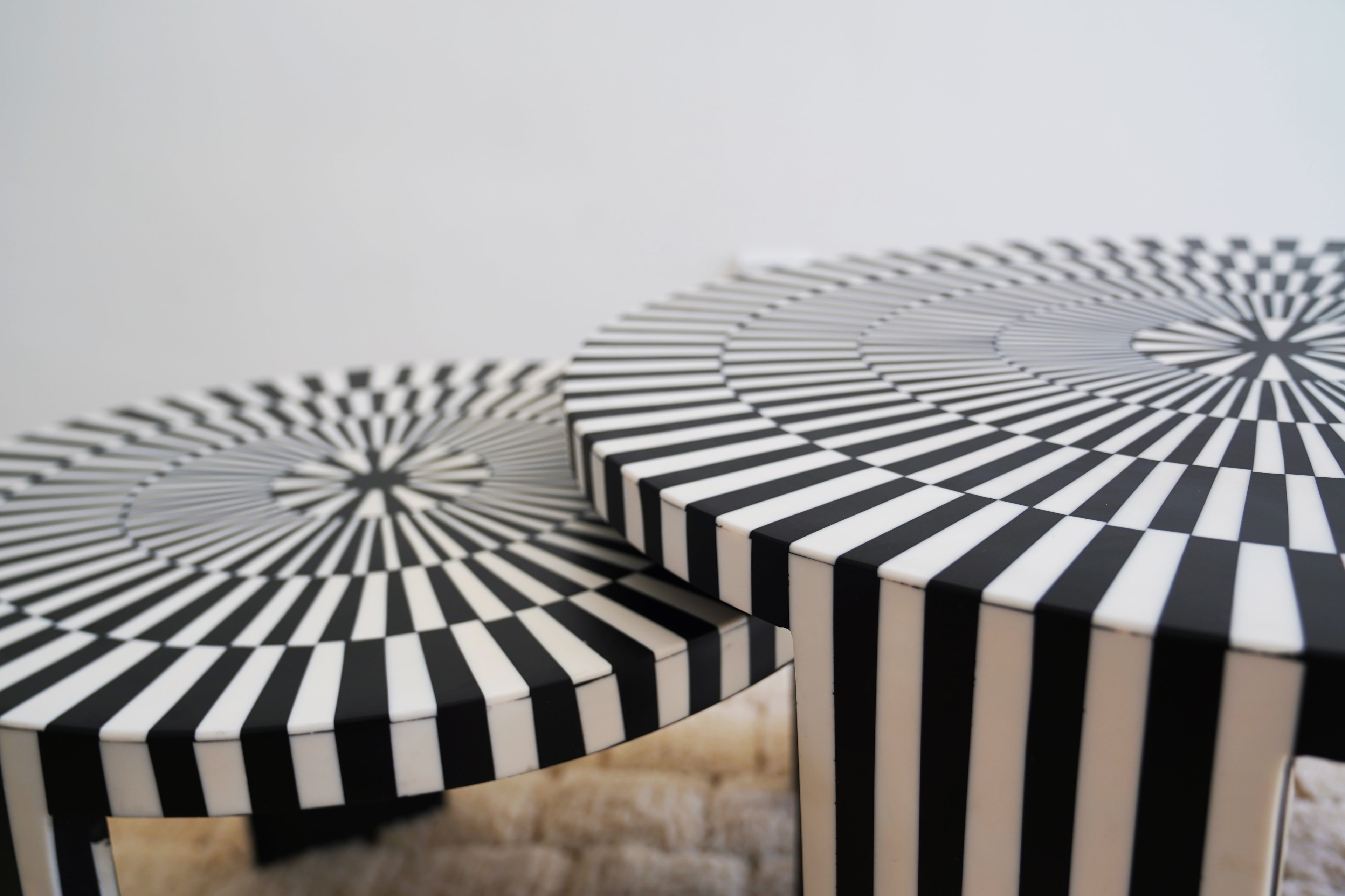 CLÉO - Duo table basse en résine et bois de noyer