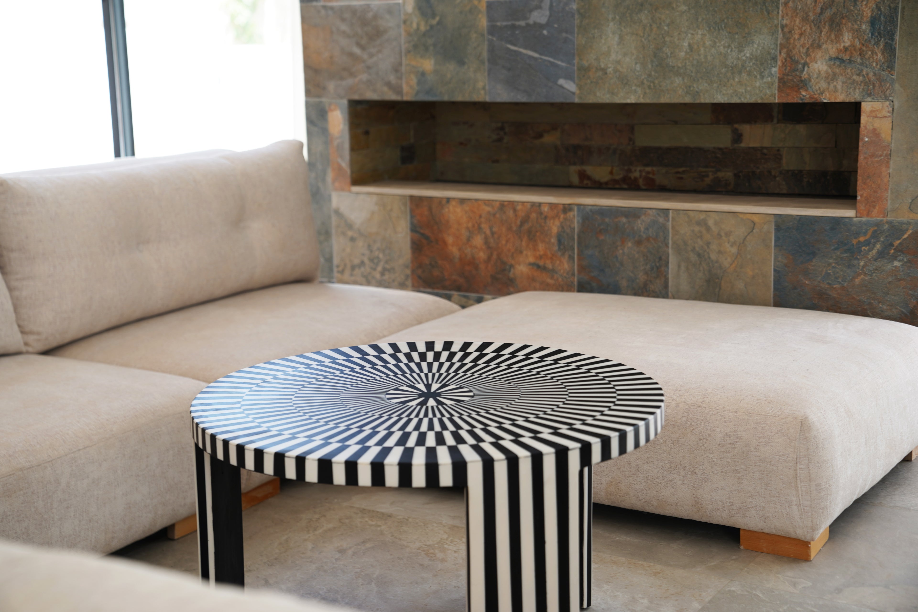 CLÉO - Duo table basse en résine et bois de noyer