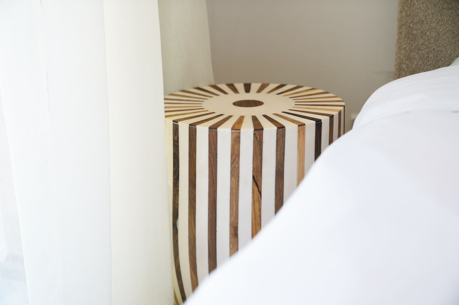 DEVA - Table d'appoint motifs géométriques